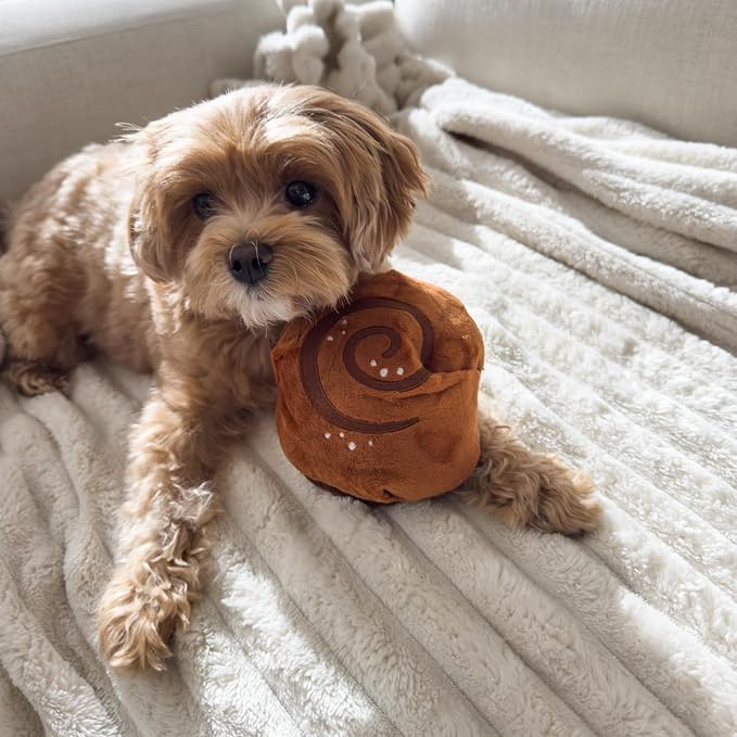 CHEWFFON Interactive Snuffle Toy, Sniffing Enrichment Fun for Dogs | Cinnamon Roll Plush Design, Crinkle Sound, Built-In Squeaker, Hidden Treat Pocket, for Small Medium Dogs