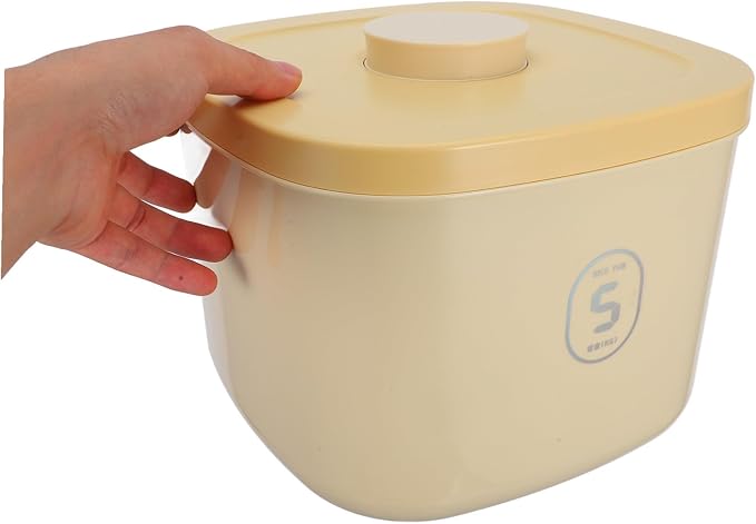 Cabilock Small Pet Food Storage Container Airtight Vacuum-sealed Yellow Grain Storage Bin for Dog and Cat Food, Moisture-proof Small Capacity Bucket Suitable for Travel and Home Use