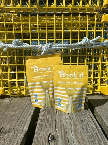 Totally Hook'd Freeze‑Dried Single‑Ingredient Treats, High‑Protein Omega-3 Training Snack for Dogs & Cats (2 Ounce, Minnows)