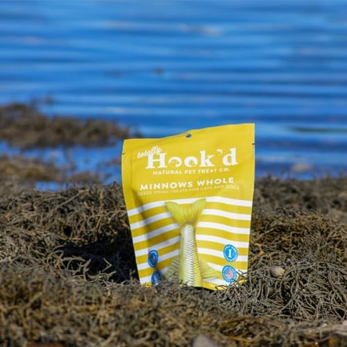 Totally Hook'd Freeze‑Dried Single‑Ingredient Treats, High‑Protein Omega-3 Training Snack for Dogs & Cats (2 Ounce, Minnows)
