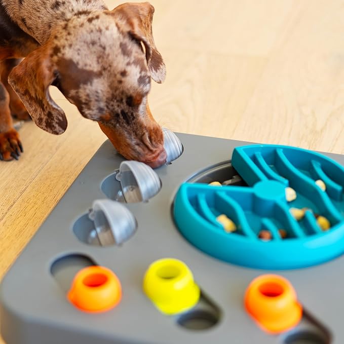 Messy Mutts Flip'n Slide Puzzler, Medium, 12.5" x 12.5", Grey