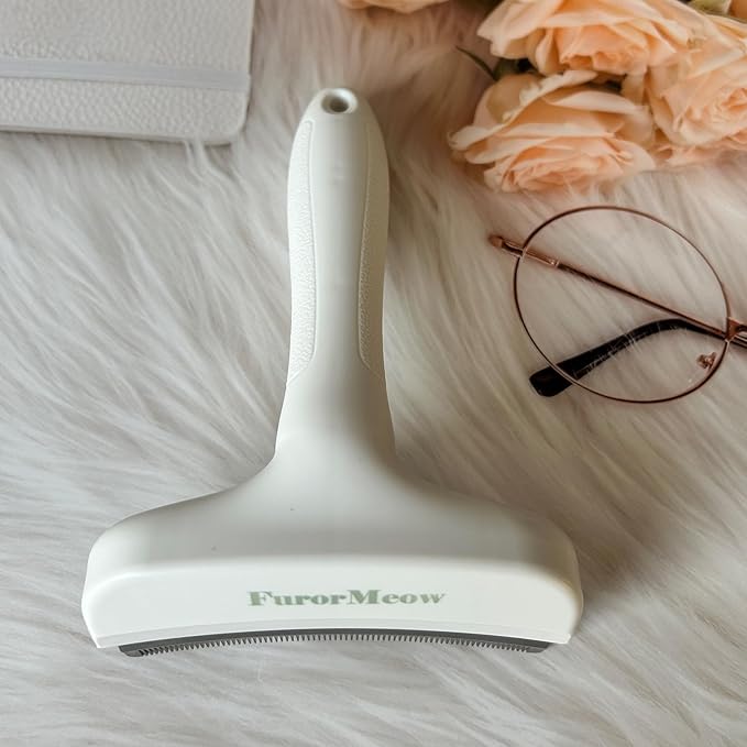 Pet Deshedding Tool with Curve Blade, Large, Large, White