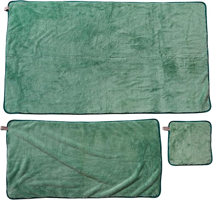 Two Tails Pet Company Pet N’ Dry Microfiber Bath Towel, Absorbent Dog Towels for Drying or Washing Large Dogs and Puppies, Soft and Lightweight, Fast Drying, Grooming Dog Supplies, Size Large